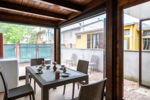GuestHost - Al Lido di Fano Apartment with Veranda