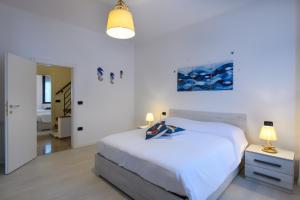 GuestHost - Al Lido di Fano Apartment with Veranda