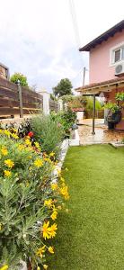Ninas & Maras Apartments