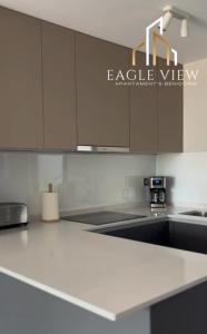 Eagle Tower - by Leo Apartaments