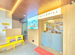 Miilehill Hotel By Maco at JB Town Center