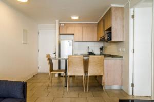 Terrace Vibe Chic Apartment Steps from Metro