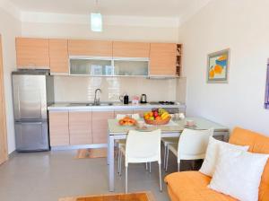 Modern Beach Apartment & Prime Location