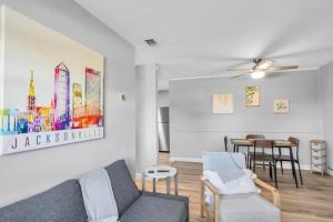 SMV Cute Jacksonville Bungalow Central