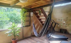 Chalé na mata, prox de cachoeira e praias