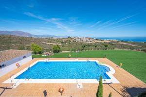 Sunny Home · Terraza & Piscina