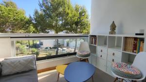Sunny Home · Terraza & Piscina