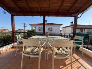Sea Lavie Apartment -180m Beach - Starlink WiFI - Balcony - 2 Bedrooms