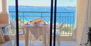Holiday Paradise - Cannes - Sea View - Pool - Free Parking - Beach 4 min