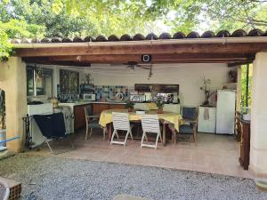 AUPS 43 m2 apartment Ground floor of villa