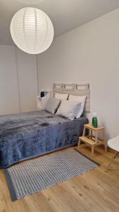 Bright apartment with garden and swimming pool