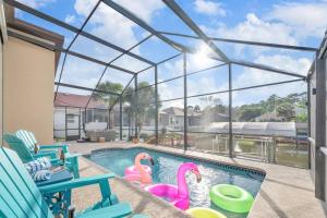 Canalfront w Heated Pool, Hot Tub, Kayaks, Games
