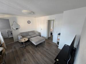 City Wohnung Stadt Ausblick, Smart TV, Kaffeevollautomat, Badewanne- Fahrrad-Motorrad Stellplätze