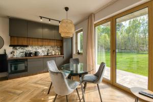 Łebska Osada by Q4 Apartments - basen, parking