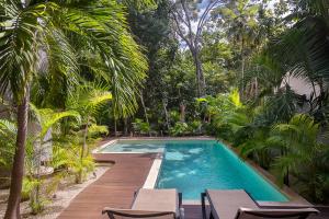 Mayan Culture Villa with Rooftop Pool