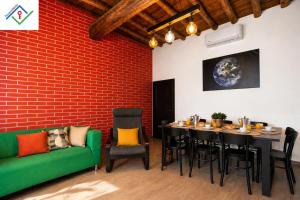 Casa a Firenze - 7 Ospiti, 3 Camere, 2 Bagni, Cucina, Soggiorno, WiFi Free, Parcheggi Free