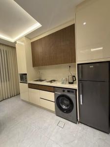 001 JRE apartment with stunning boulevard veiw