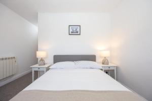 Brighton for 10 Minutes from the Beach Central