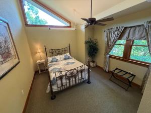 Awesome Lakehouse Unit at the Holiday Island Lodge