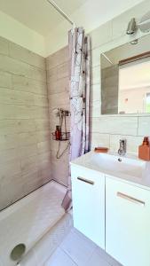 CASAMACCE Studio climatisé avec terrasse, small comfortable apartment free parking, air-conditioned & Wifi
