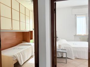 SE238 - Marotta, quadrilocale con corte privata