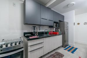 Junto à praia de Jurere, dois quartos com suite!