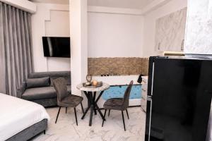 Valaoritou Luxury Jacuzzi by Dimcol 3