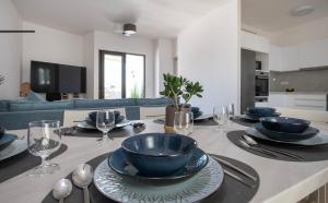 Sea Breeze - 10 steps away from Nea Chora Beach