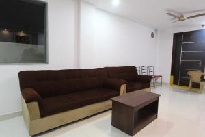 Hotel O V R Residency Near Sri Amruth Chithra Mandira