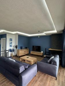 26 Villa Katerina, Elani