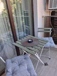 Modern Beach Escape with Terrace & Workspace