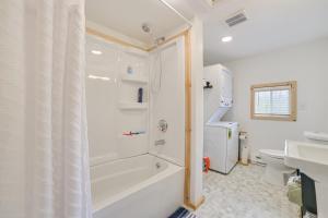 Walk to West Twin Lake: Remote Retreat w Yard