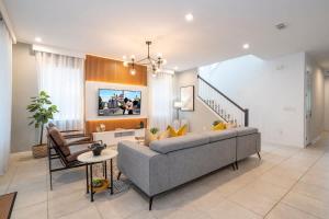 Near Disney Amazing Home Pool Gaming Room