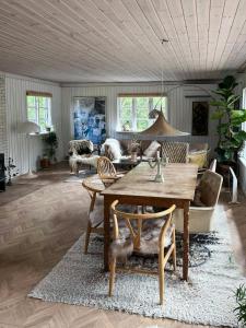 Sommerhus Med Pool Og Ro I Vejby