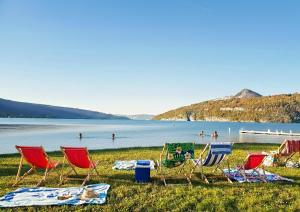 Appartement Cozy en rez de jardin avec Plage et Parking Privés au Bord du Lac dAnnecy