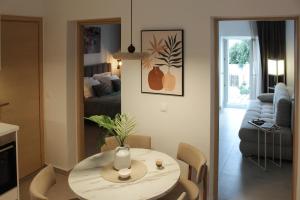 Maries Spitaki