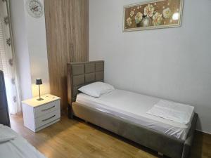 Bral Plepa - Two-Bedroom Apartment Beachfront