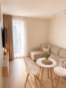 EL Apartments