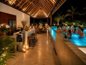 Villa 240m2 - 16 persons - 6 rooms - 2 swimming Pool - 3 Jacuzzis