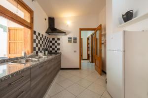 Art Villa Orchidee Piscina con Vista Mare - Sardegna