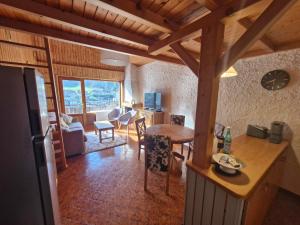 Cocon Chaleureux au pied des pistes et des chemins - 5 pers - 1 chambre et 1 mezzanine - avec garage