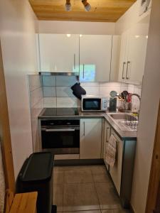 Cocon Chaleureux au pied des pistes et des chemins - 5 pers - 1 chambre et 1 mezzanine - avec garage