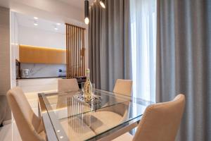 Port Side Central Apartment