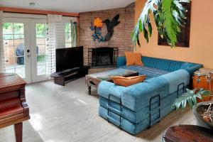 8 Mi to Lumen Field: Seattle Area Home w Backyard