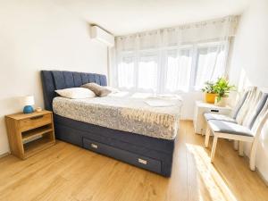 Great flat few minutes from the beach!
