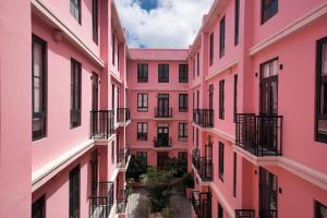 Modern Stay in Casco Antiguo