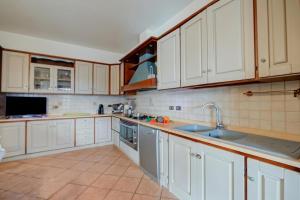 Villa Oasi with Private Pool BBQ & Garden near Sirmione