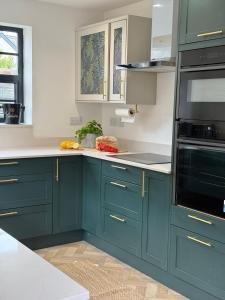 4 Bed Luxury home,Sauna,Hot tub,Sleeps 9