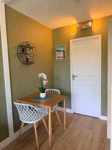 Le cocon dHofleur, studio design avec piscine