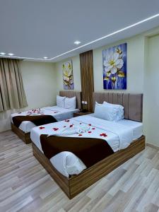 Sunshine Pyramids Hotel & Restaurant